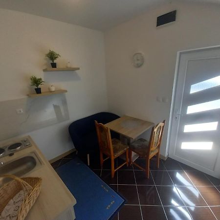 Studio Apartman Sutic Kaštel Novi Εξωτερικό φωτογραφία