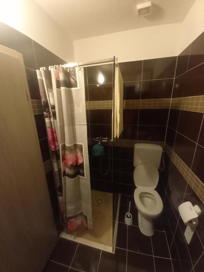 Studio Apartman Sutic Kaštel Novi Εξωτερικό φωτογραφία