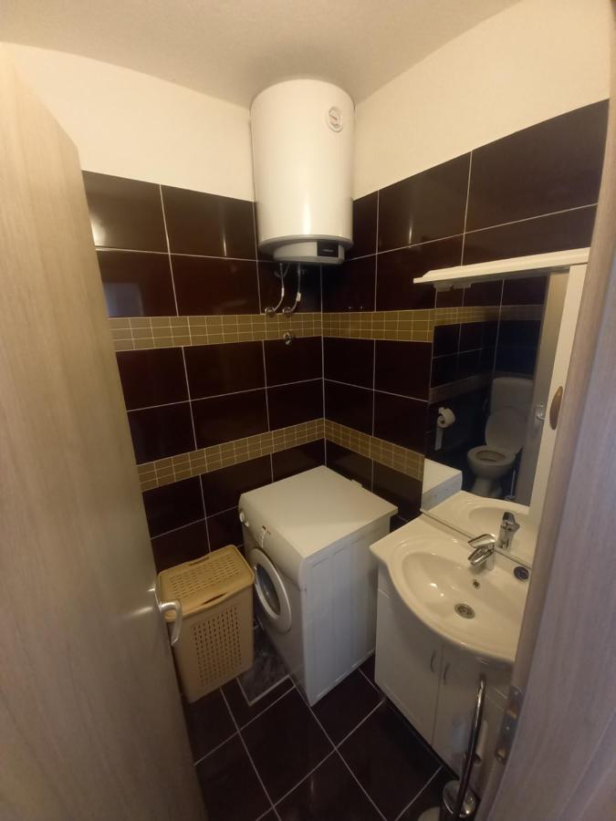 Studio Apartman Sutic Kaštel Novi Εξωτερικό φωτογραφία